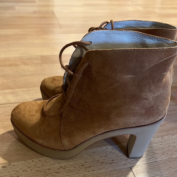 Michael Kors suede boots. Worn once only! - Picture 4 of 7